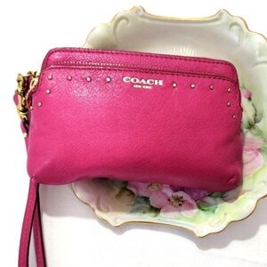 🩷 Coach Wristlet Purse Bag Leather Pink Fuchsia 2-pocket Cardslots Gold Studded